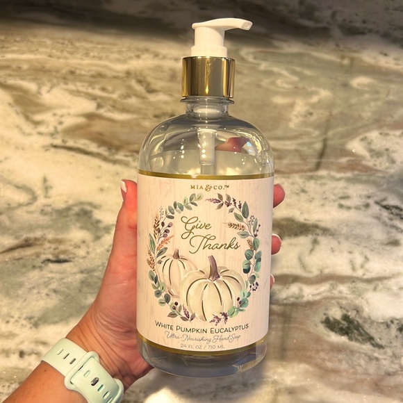 Mia & co White Pumpkin Eucalyptus Vegan Hand Soap - Picture 1 of 4
